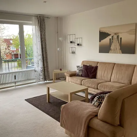 Spacious 3 Bedroom House In Norderstedt-hamburg
