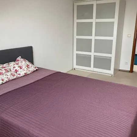 Spacious 3 Bedroom House In Norderstedt-hamburg Apartment