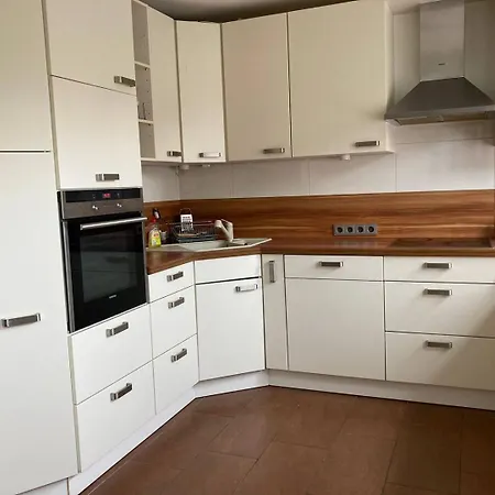 Spacious 3 Bedroom House In Norderstedt-hamburg Apartment *
