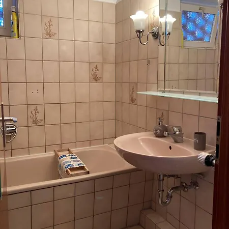 Spacious 3 Bedroom House In Norderstedt-hamburg 公寓 诺德施泰特
